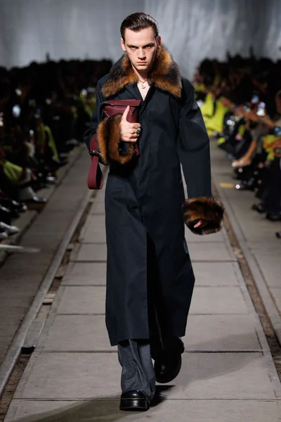 Look 13